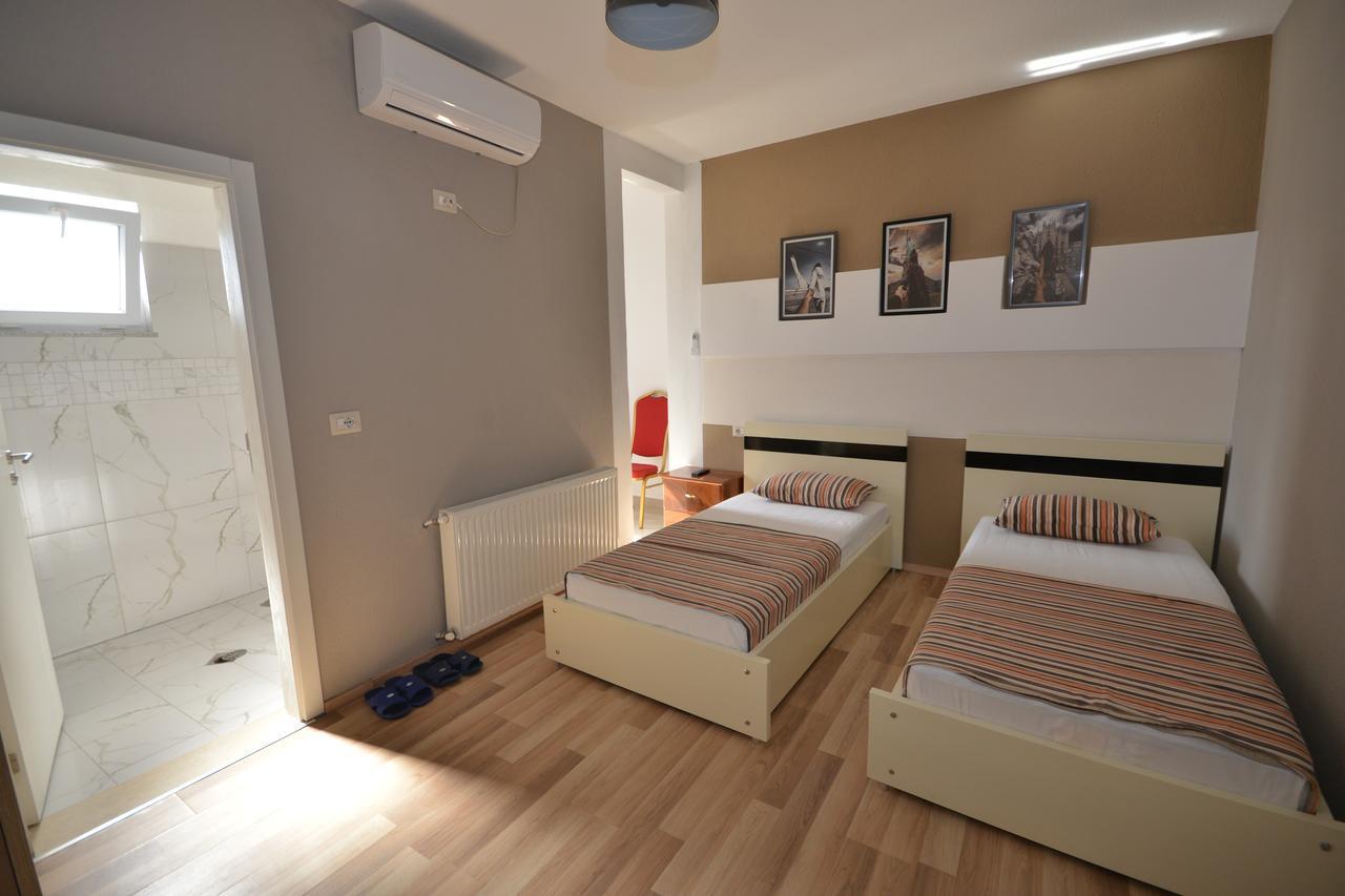 Hotel Veri Peshkopi Esterno foto